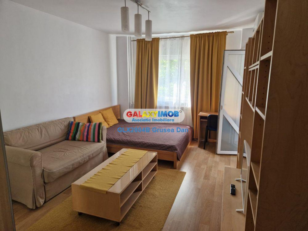 Tineretului garsoniera moderna 35mp 1980 | pat AC cada balco