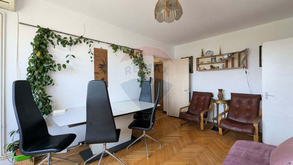 De Vanzare Apartament cu 2 Camere cu Centrala Proprie in ...