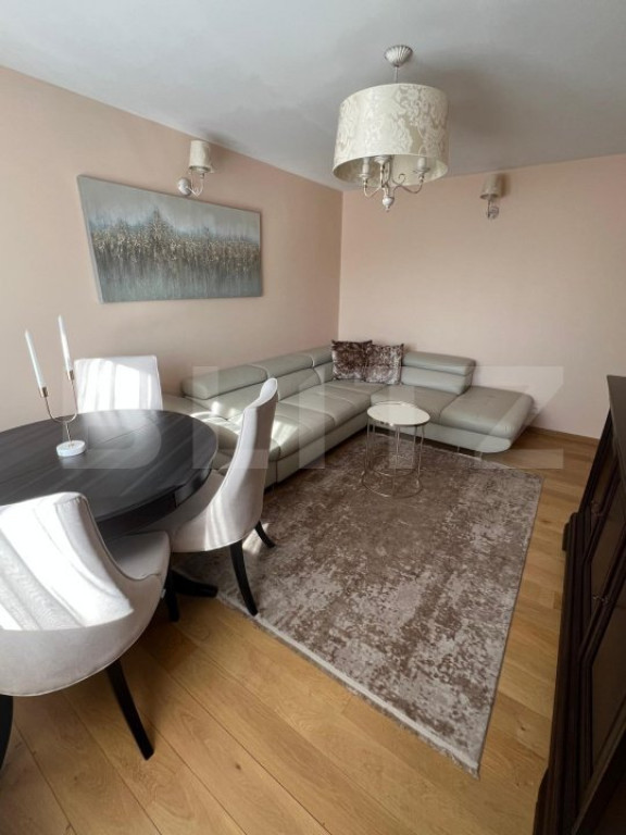 Apartament de vanzare, cu 3 camere, etaj intermediar, decoma