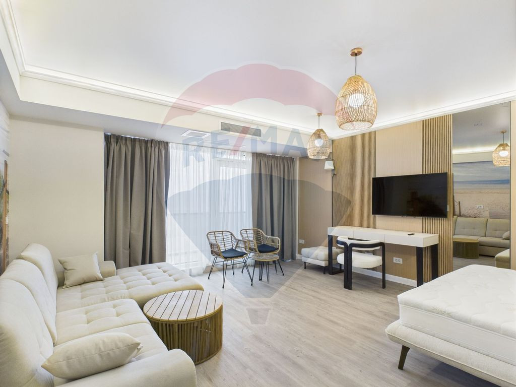 Studio cu vedere la mare | White Titanic – Mamaia Sat