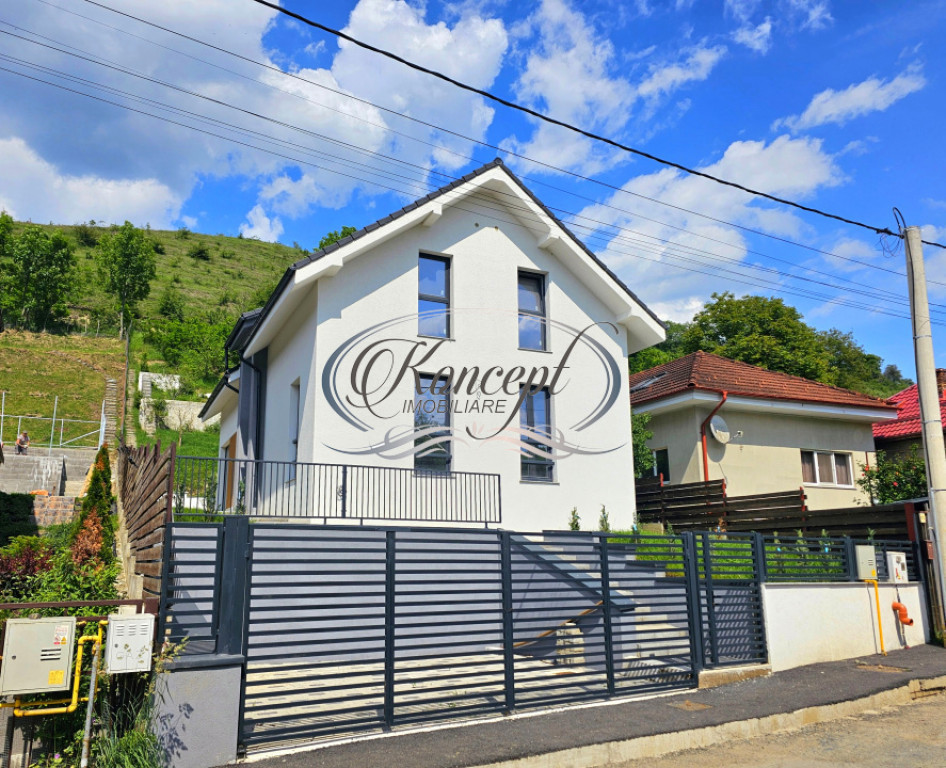 Casa cu terasa si curte mare, atmosfera rurala aproape de or