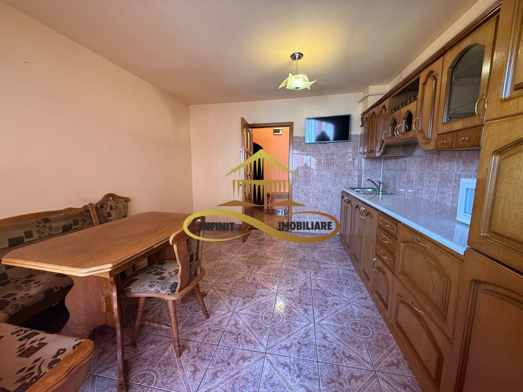 Apartament 3 camere de vanzare Bacau