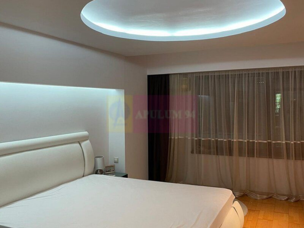 Vanzare apartament de 3 camere in zona Unirii-Goga