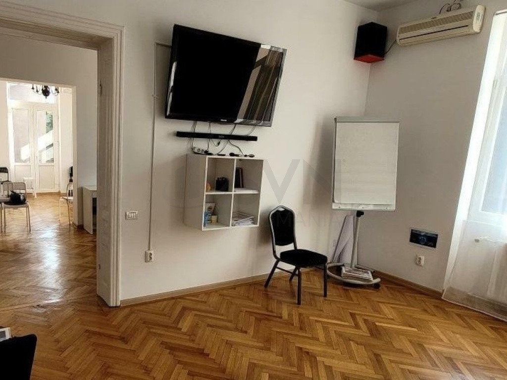 Vila I De I 11 Camere I Gradina Icoanei