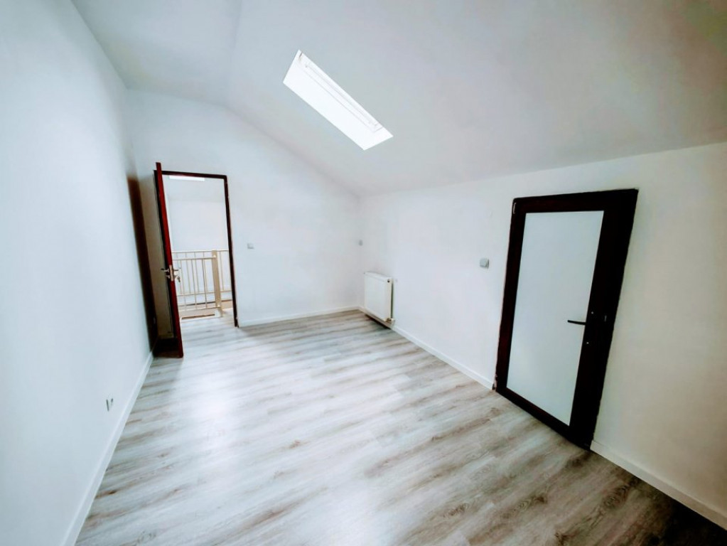 Apartament 3 camere, decomandat , 94mp, zona Brestei langa P