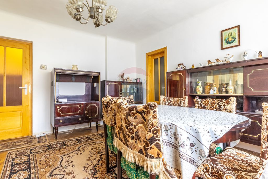 Apartament 3 camere 74 mpc de vanzare Ineu,Arad