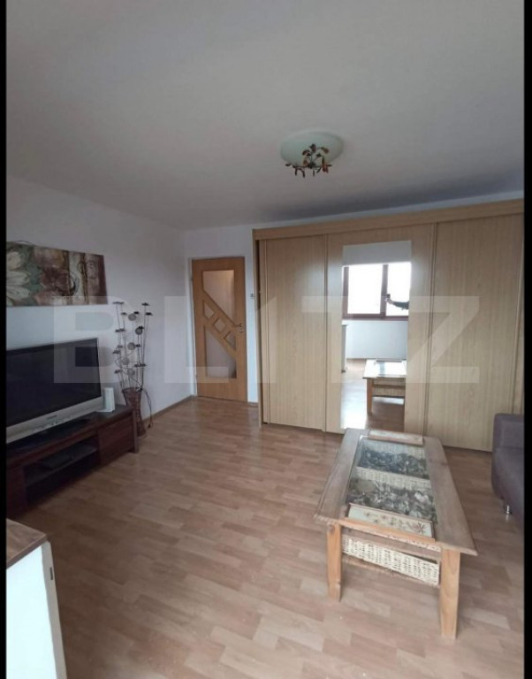 Apartament de inchiriat, cu o camera, decomandat, zona Iuliu