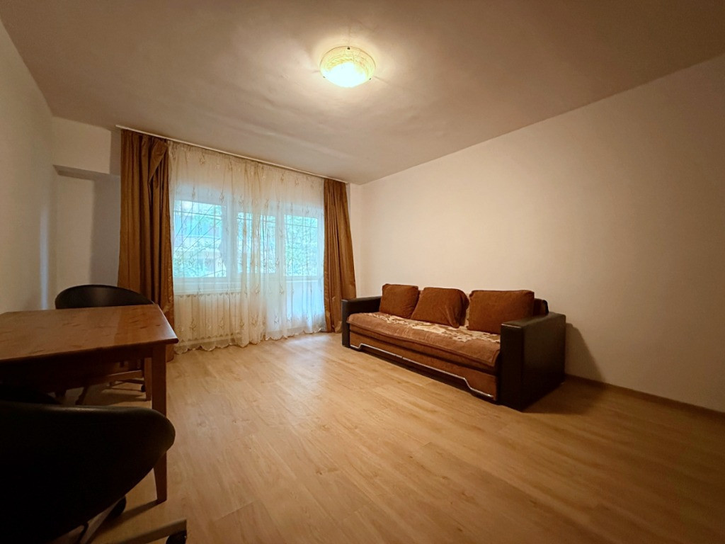 Garsoniera- Parter- fara balcon- Vitan- 1984-de renovat- zero comision