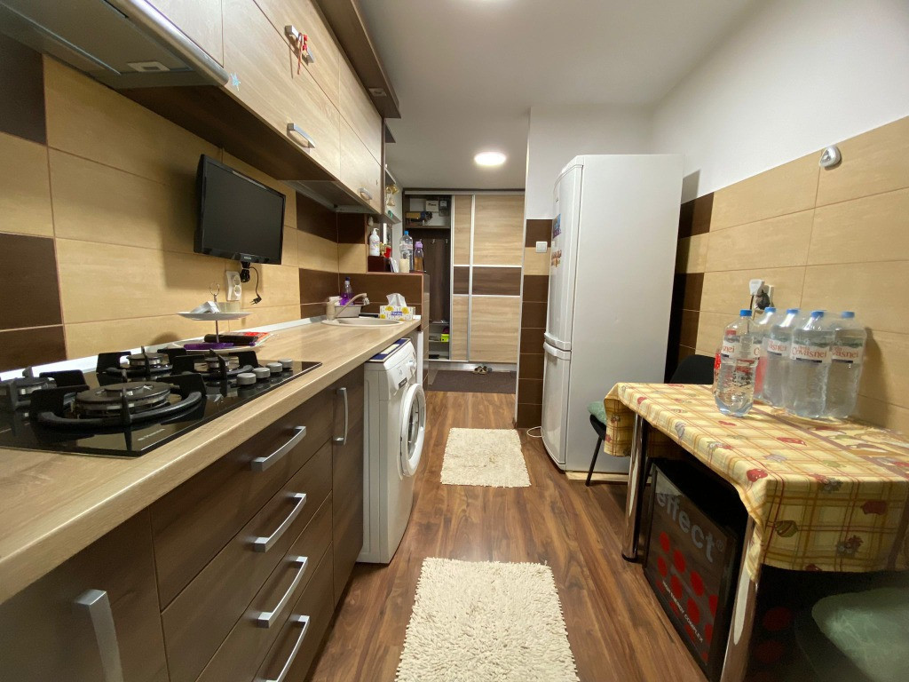 Ap. 2 camere decomandat - bloc 1982, se acceptă credit