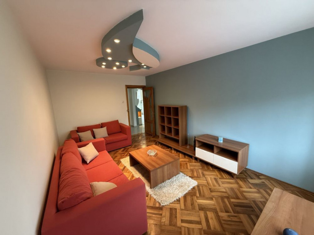 Apartament 2 camere de închiriat – Str. Mihai Viteazul pe