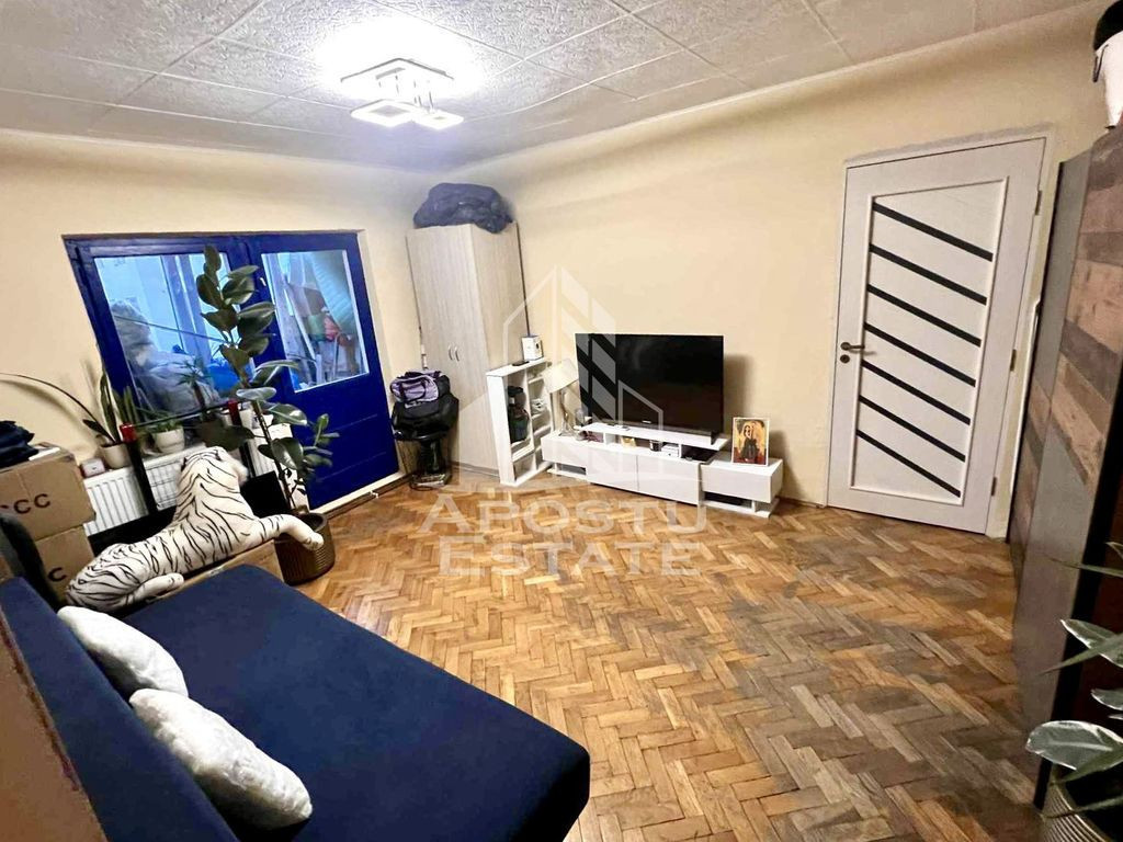 Apartament 2 camere, renovat, centrala proprie, zona Damb...