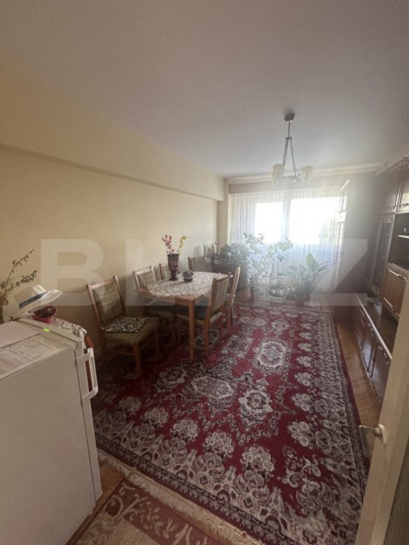 Apartament decomandat 3 camere, zona Lucian Blaga