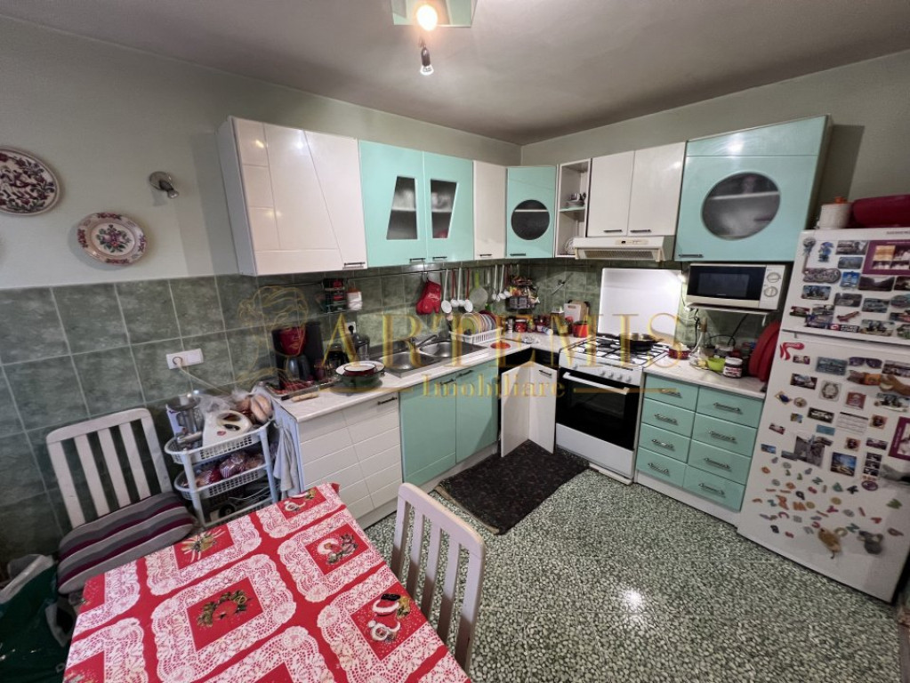 Casă tip duplex, 6 camere, 156 mp, teren 200 mp, zona Gruia