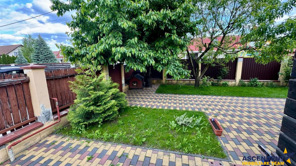 Vila spatioasa in Sancraiu,2 intrari, foisor, parcare,5 minu