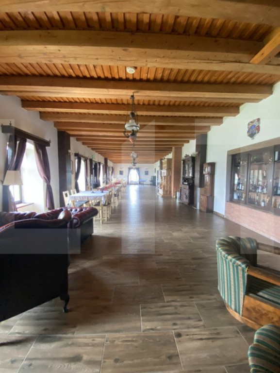 Conac de vânzare 7 camere, baie proprie, cramă, ciubăr ș