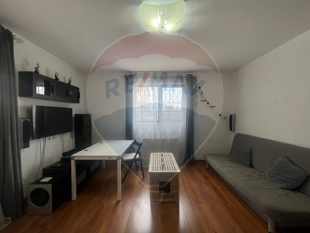 Apartament cu 2 camere de închiriat în zona Titan