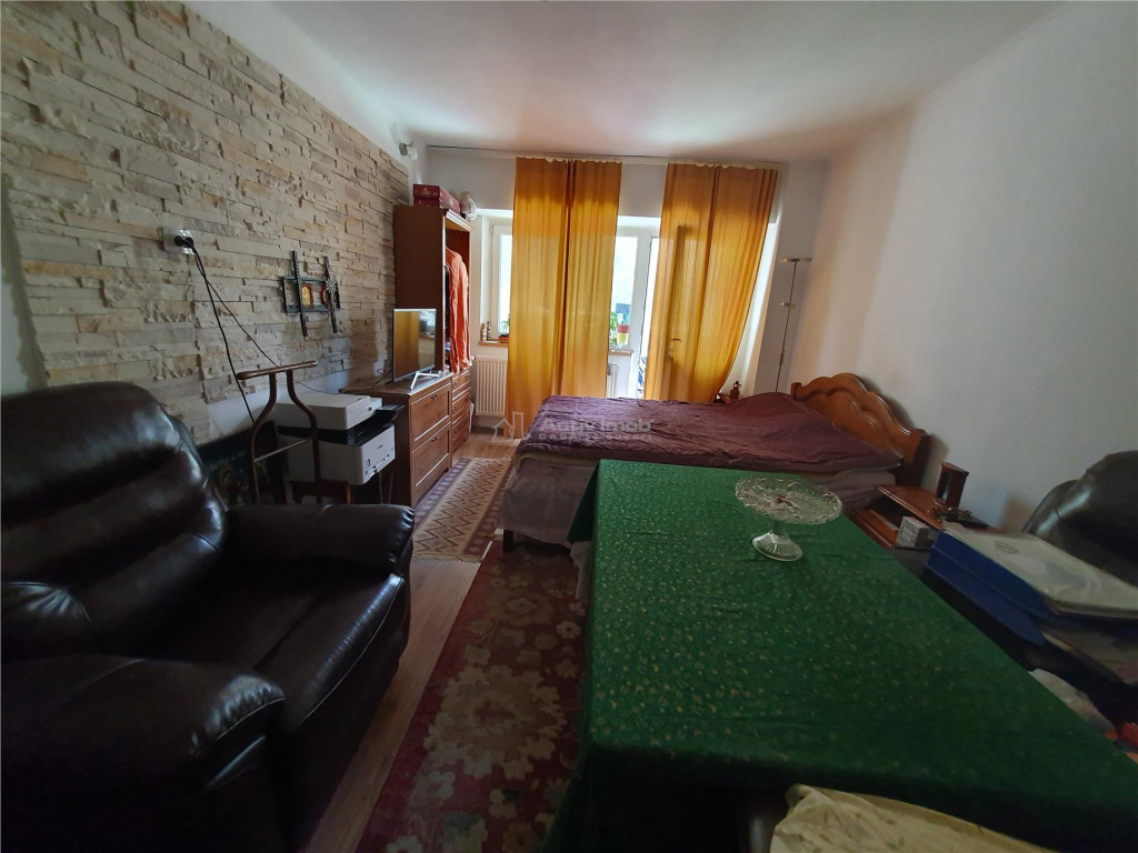 Garsoniera sebastian parc strada motoc