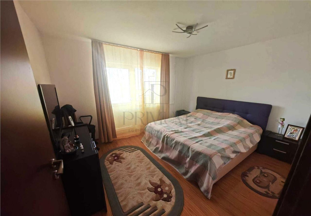 STEAUA - 4 camere - 2 bai - 2 balcoane - debara - centrala p