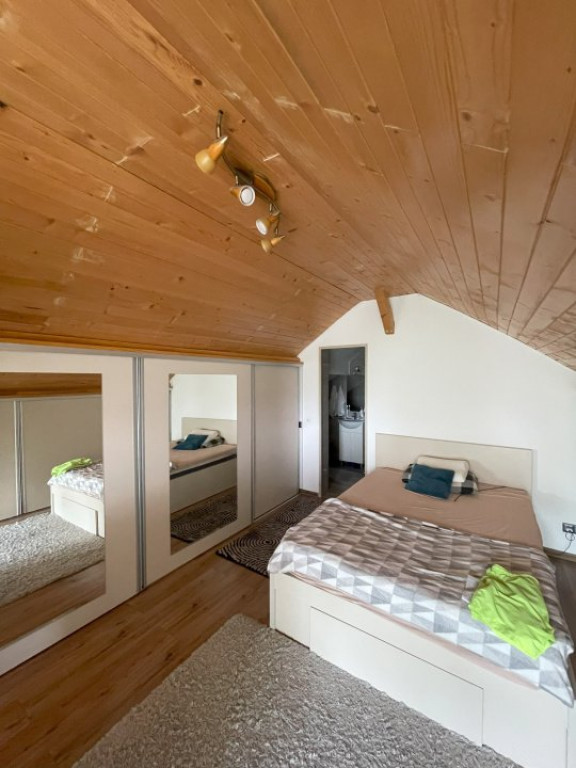 Apartament de vanzare, cu 3 camere decomandat, 92 mp, loc pa