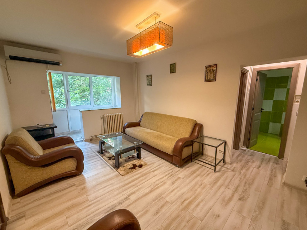 Mosilor, langa metrou, centrala termica proprie