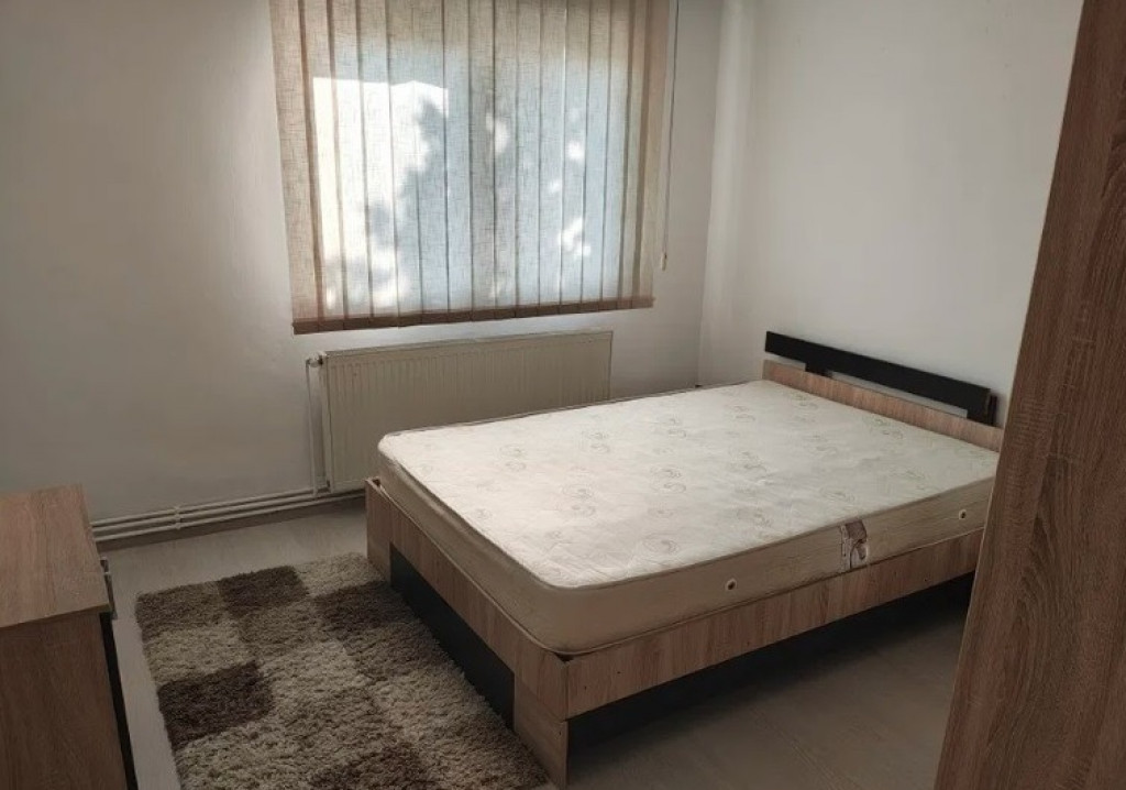 INCHIRIEZ apartament 2 camere decomandat ,zona Strand