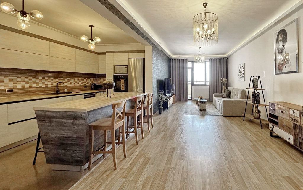 Structura Generoasa | Priveliste Deosebita