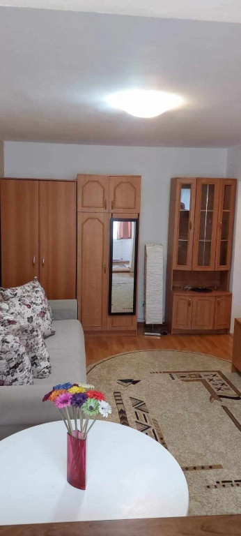 Garsoniera bloc de apartamente etaj intermediarRacadau