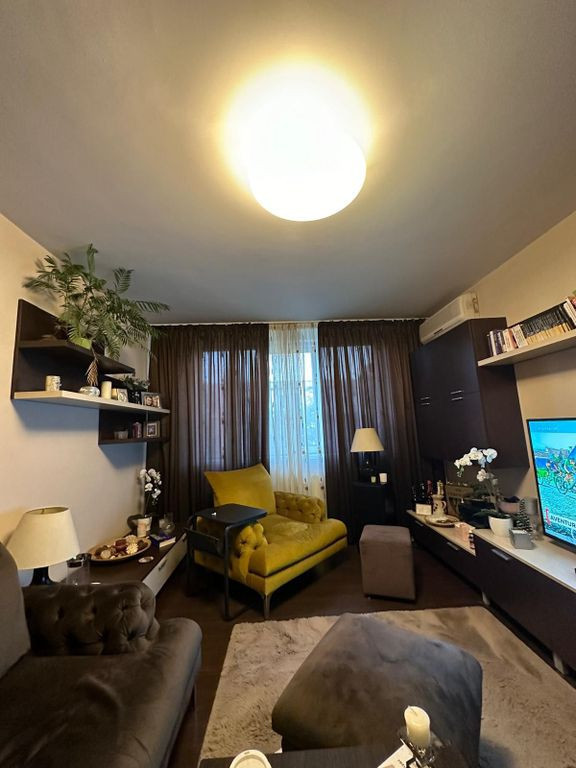 Soseaua Giurgiului Apartament cu 3 camere Decomandat