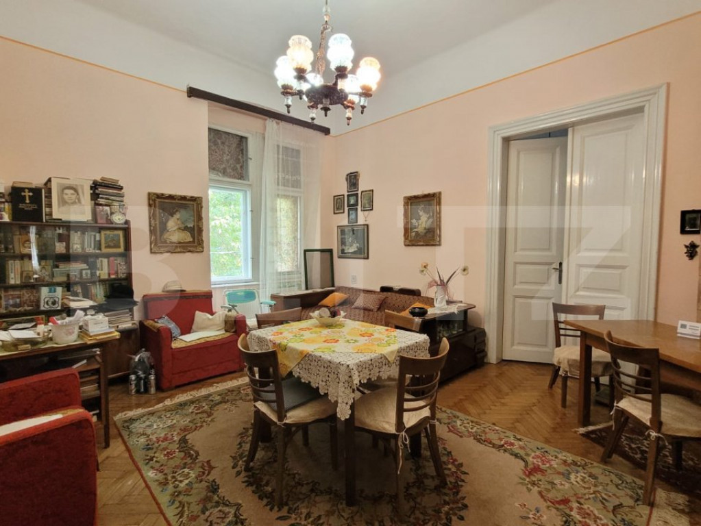 Apartament de vanzare, cu 2 camere, 100 mp, arhitectura isto