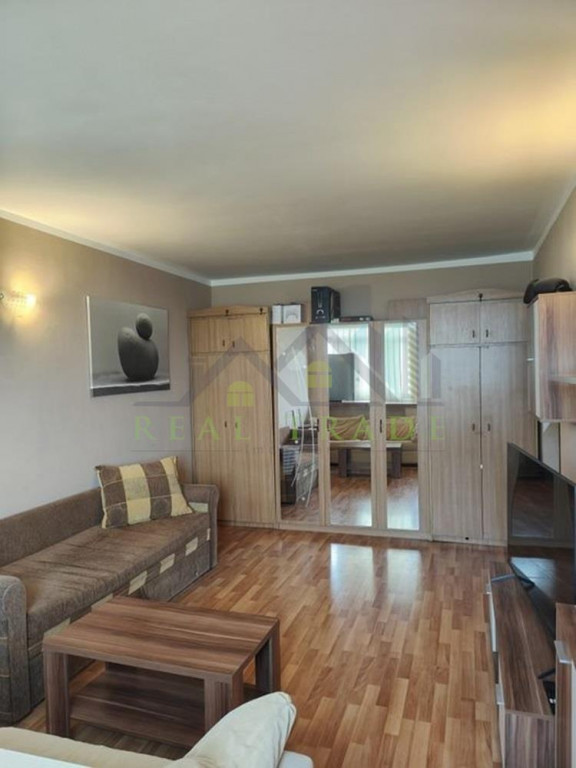 Garsoniera etaj intermediar zona Garii