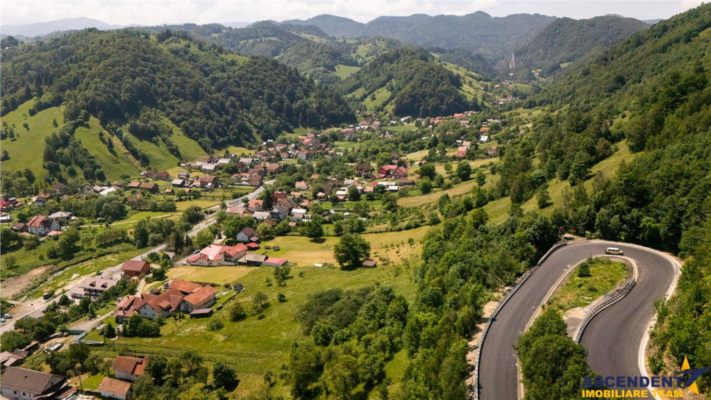 Teren de 1.450 mp, cu priveliste de carte postala, Bran, Moi