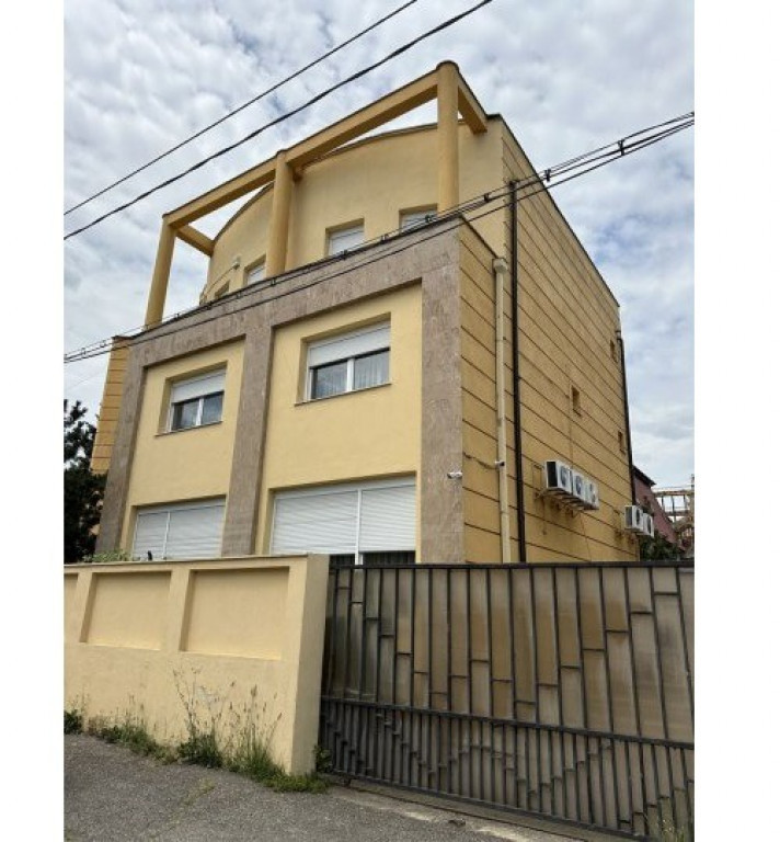 Vila 7 camere in cartierul Militari , Uverturii