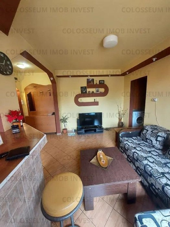 Apartament 3 camere, semidecomandat, mobilat, utilat, zona Florilor!