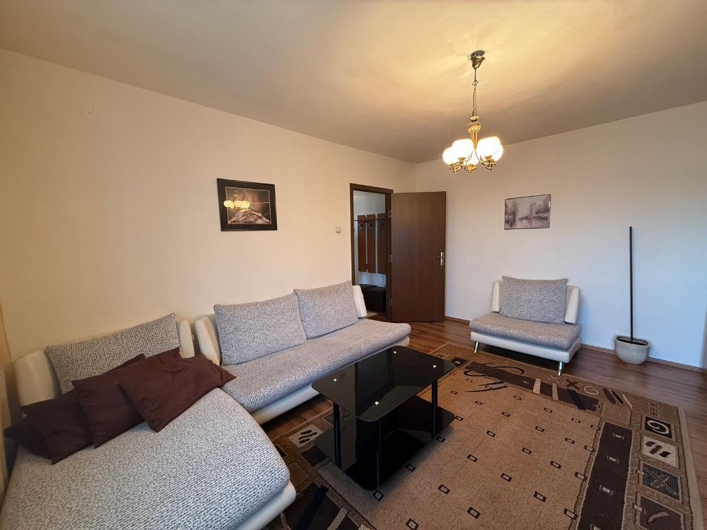 Apartament 2 camere, decomandat, etaj 2