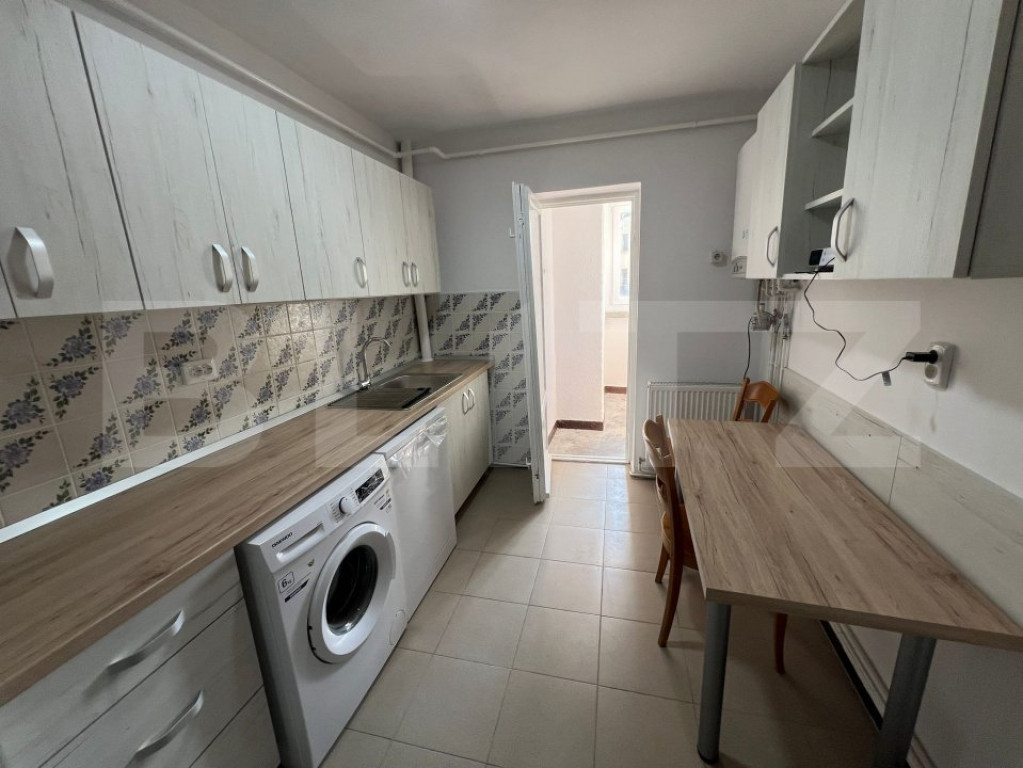 Apartament de închiriat, cu 2 camere, 60 mp, zona magazinul