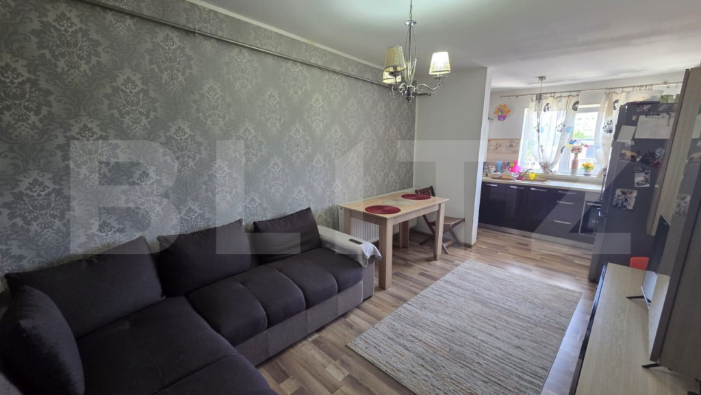 Apartament 3 camere, decomandat, mobilat si utilat - Brazda