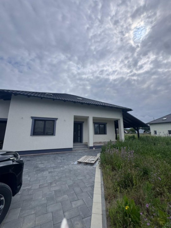 Casa individuala, noua, 800mp teren , Horodnic de Sus