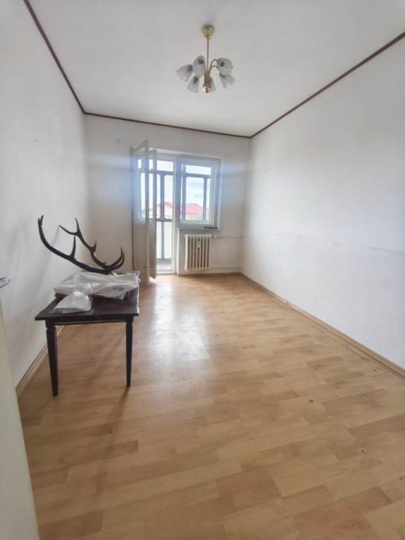Apartament 3 camere+boxa, 60mp, zona Hurmuzachi, Radauti
