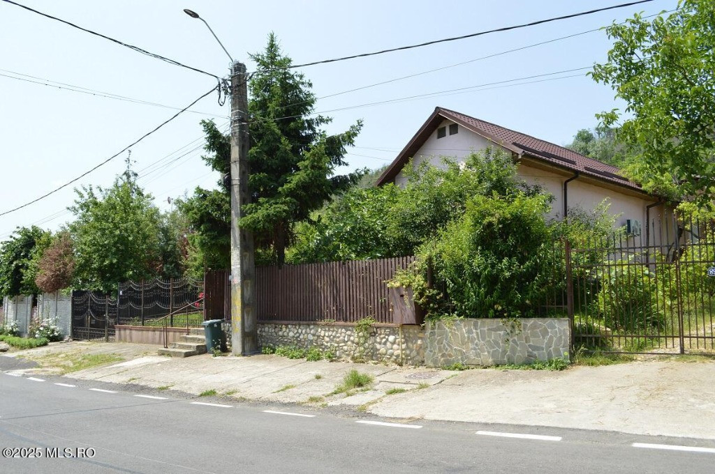 Stefanesti - Izvorani, casa 3 camere, teren 250 mp, beci!