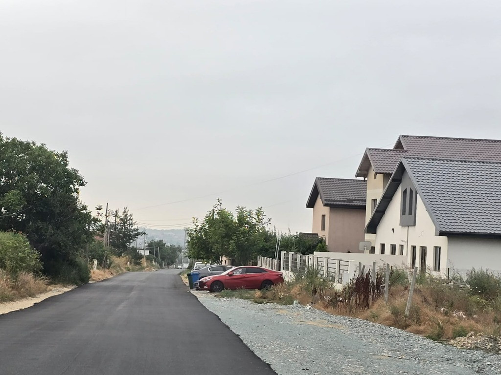 Teren de vanzare in Lazu