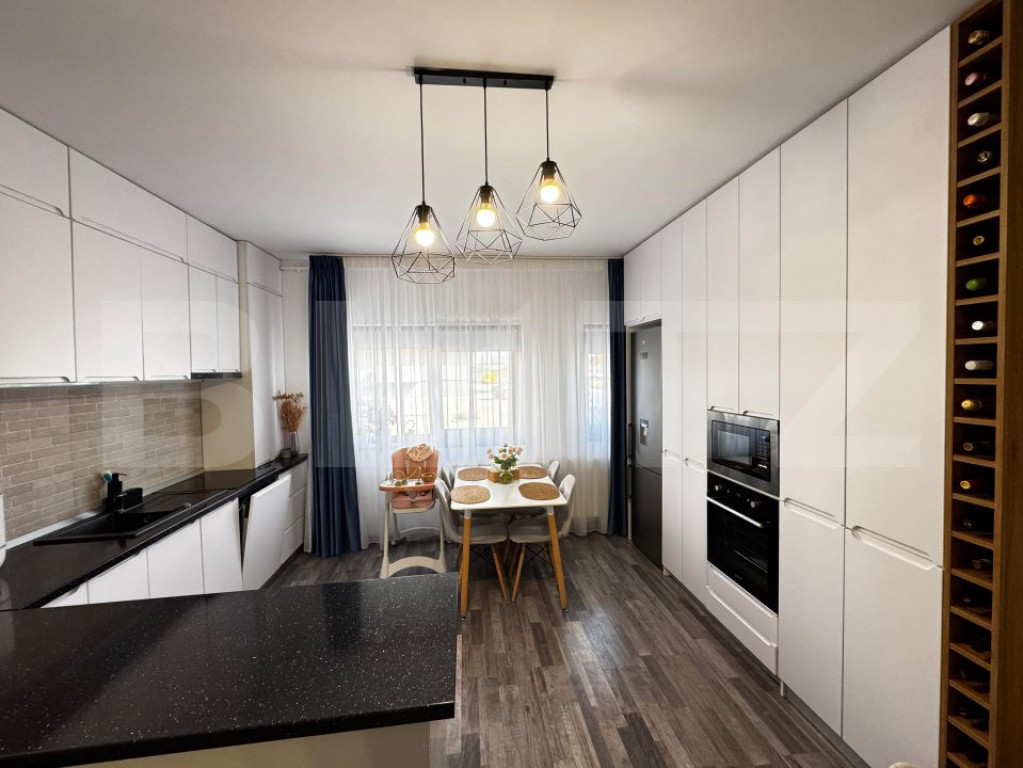 Apartament de vanzare, cu 3 camere, 68 mp, zona Centru - Alb