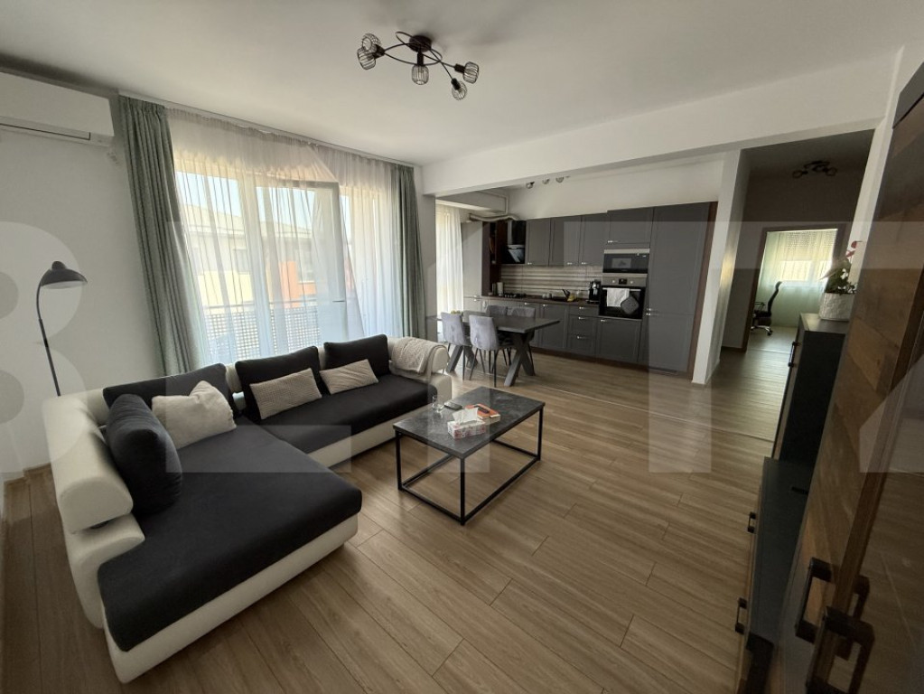 Apartament cu 3 camere, finisat și mobilat, 71 mp, Intrare