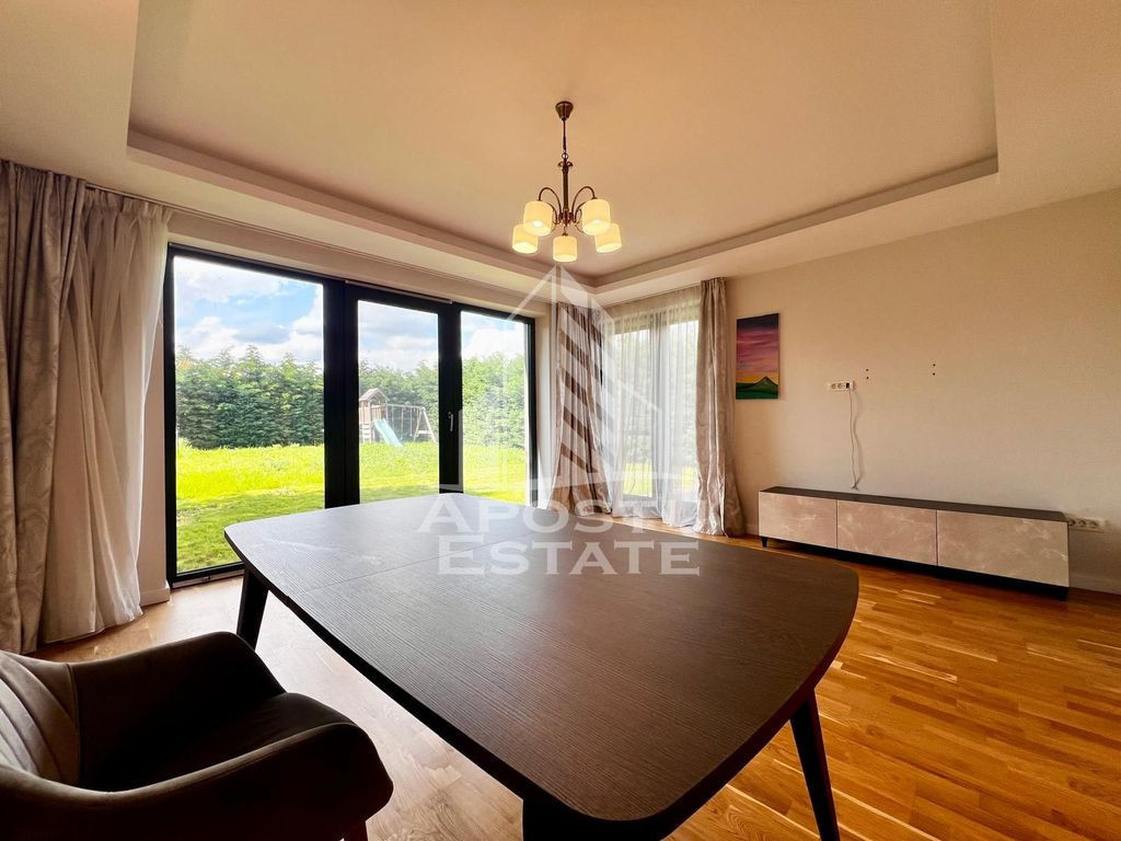 Casa individuala 5 camere,parcare, prima inchiriere, Toro...