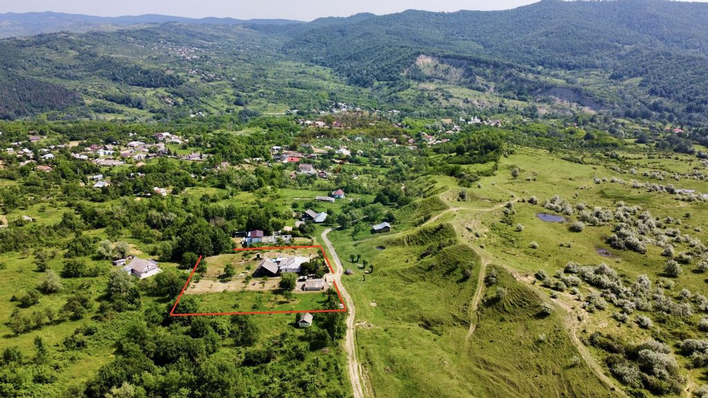 Căsuta de pe deal din Vrancea