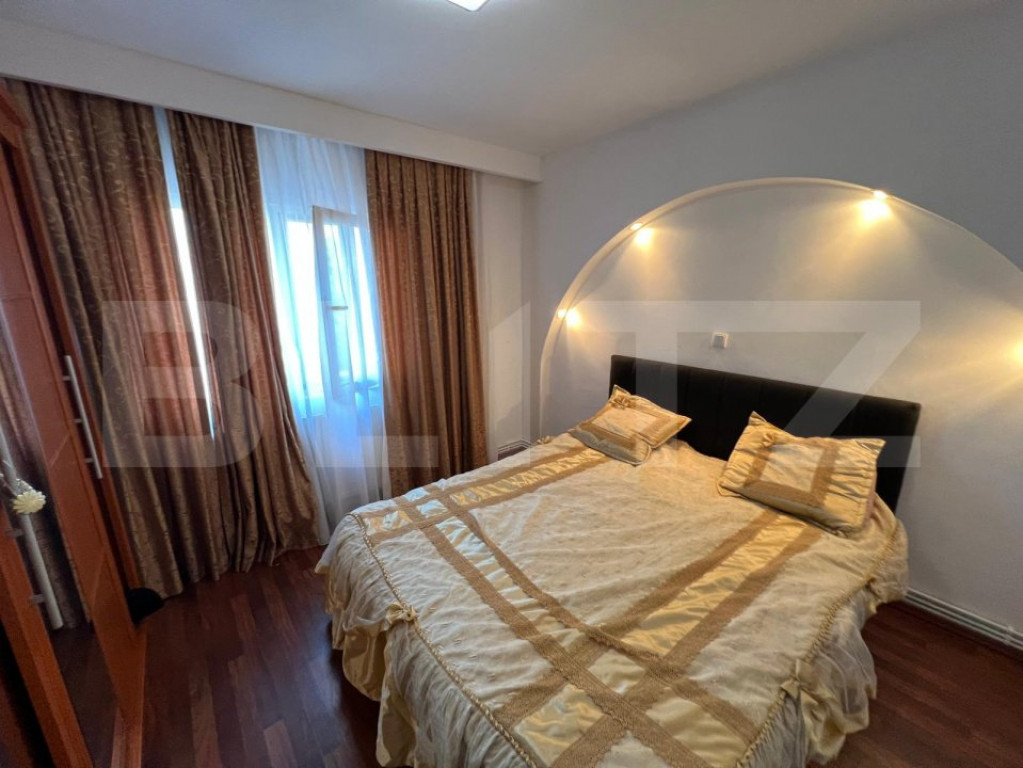 ???? Apartament de vanzare, cu 2 camere decomandat, zona 9 M