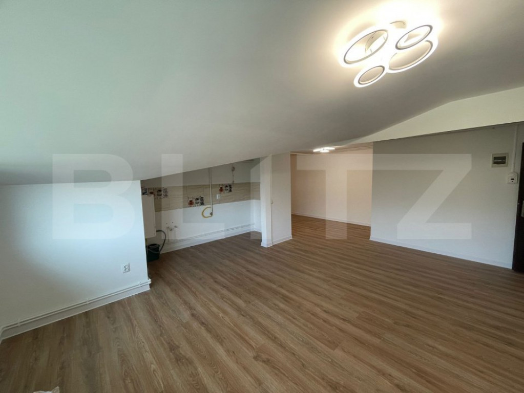 Apartament de 3 camere., decomandat, 68 mp, zona Valea Lupu