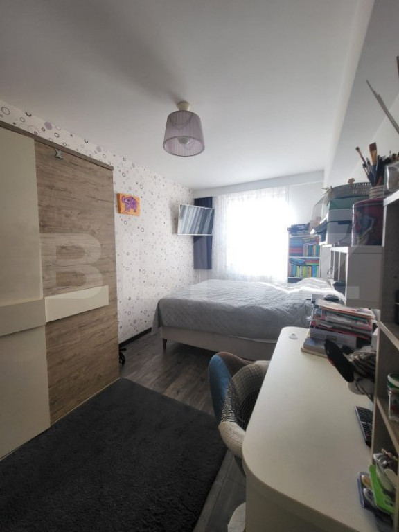Apartament de 3 camere, finisat modern, cu priveliște spec
