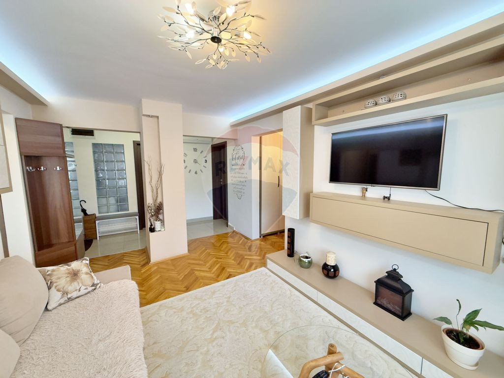 Apartament cu 4 camere de închiriat (piața „Mihai Vit...