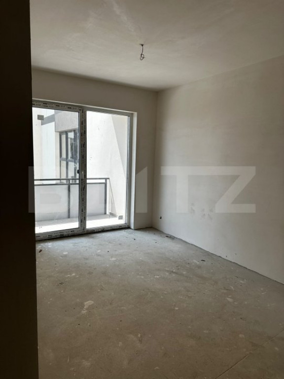 Apartament cu 2 camere, Bloc Nou, Etaj Intermediar, zona Mar