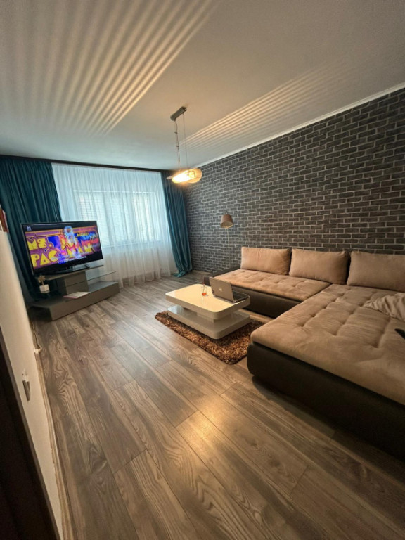 Apartament 2 camere Casa de Cultură